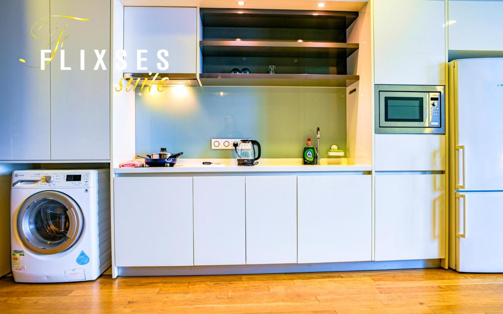 Flixses Suites At Platinum Klcc Kuala Lumpur Exterior photo